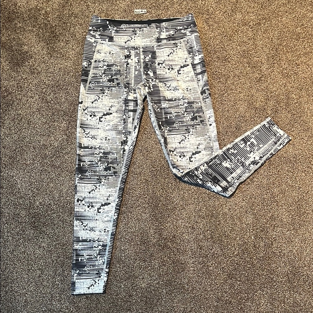 Oakley Black and White Patterned Leggings